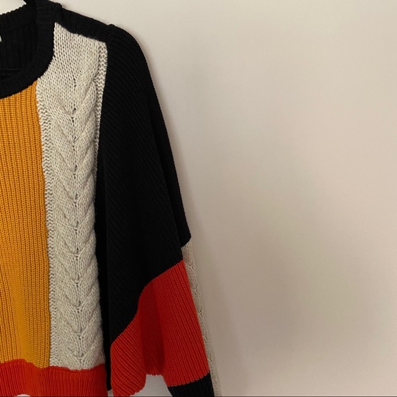 Ecoté Color Block Sweater - Picture 4 of 15
